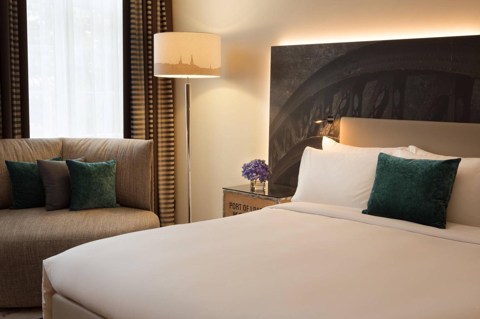 Superior Room Larger Guest room 1 King,1643144366:JPEG